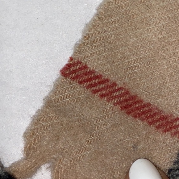 Burberry Happy scarf, double fringe and cashmere, British elegance and luxury - Picture 10 of 12